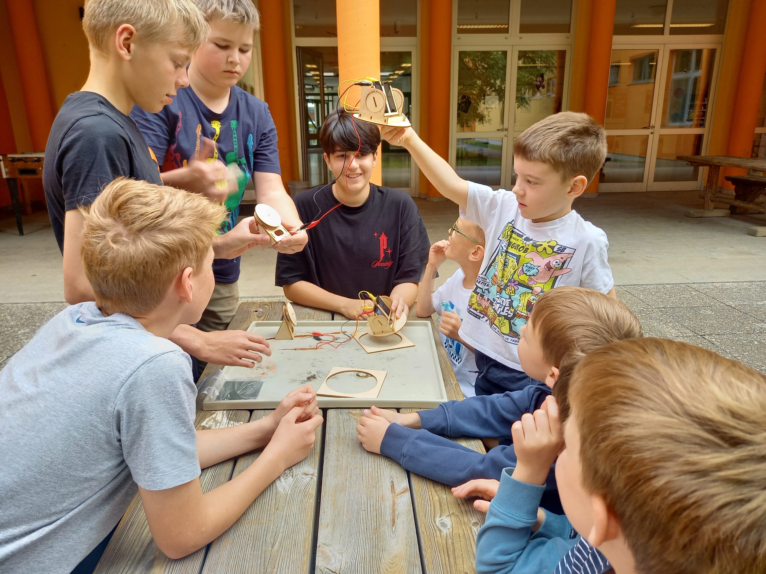 experimentieren mit Schüler:innen der Mittelschule